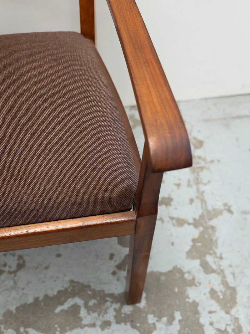 Jakob, le joli fauteuil en bois N°1342