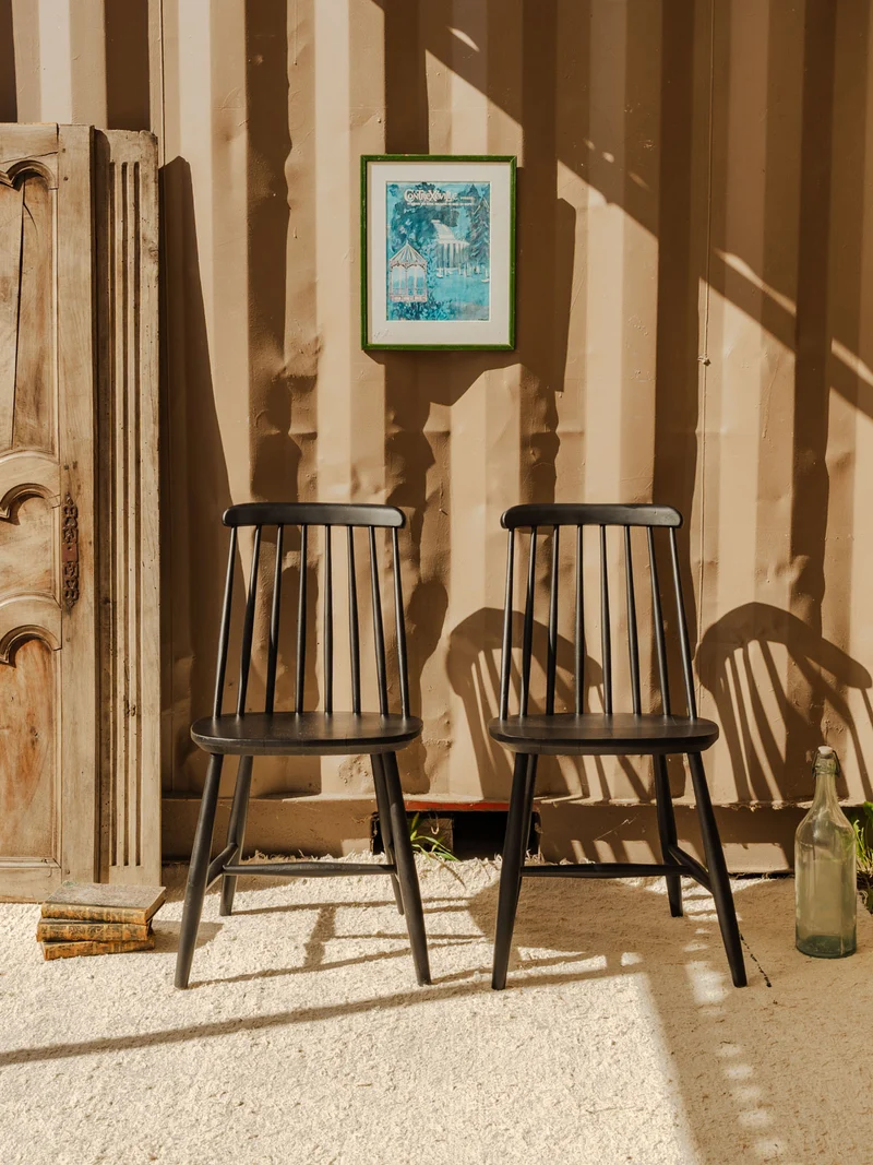 Claude, le lot de 3 chaises en bois noir N°1491