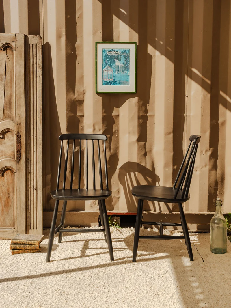 Claude, le lot de 3 chaises en bois noir N°1491