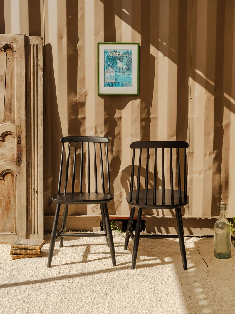 Claude, le lot de 3 chaises en bois noir N°1491