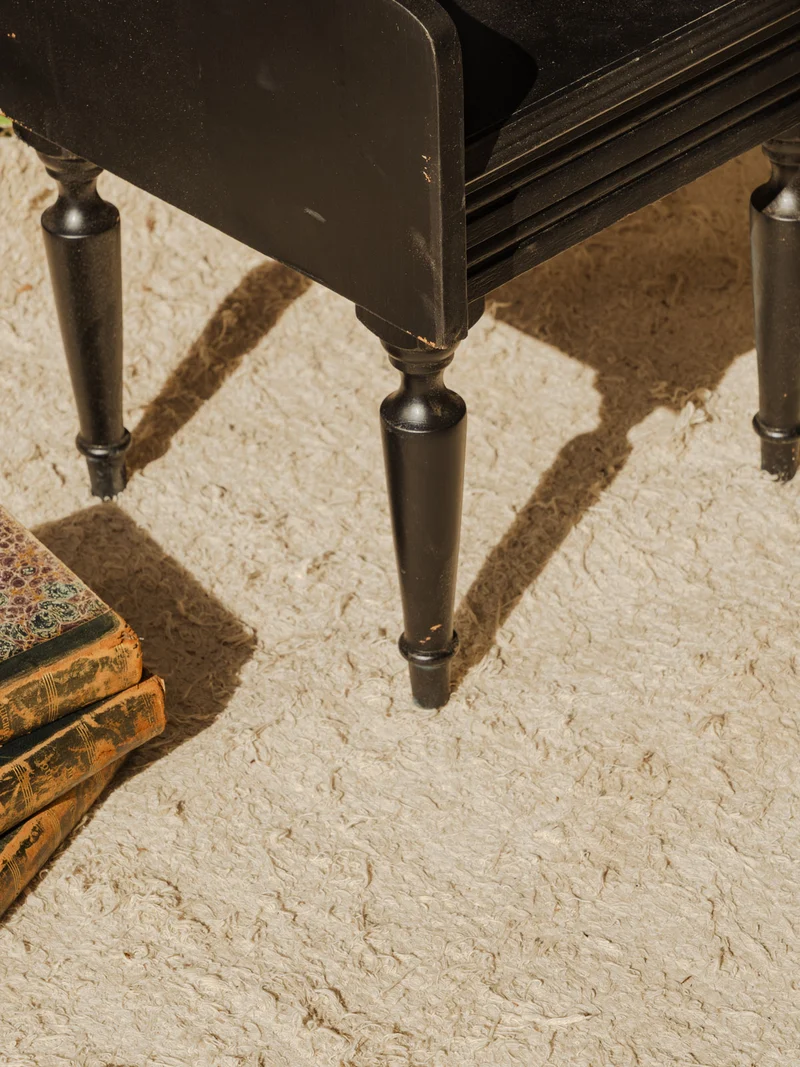 Odile, la table de chevet en bois noir N°1501