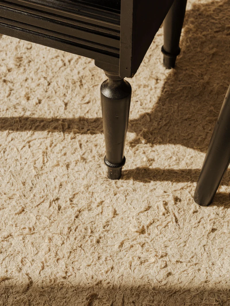 Odile, la table de chevet en bois noir N°1501