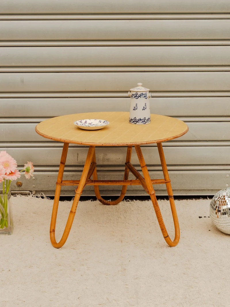 Francine, la table d'appoint en rotin N°1448