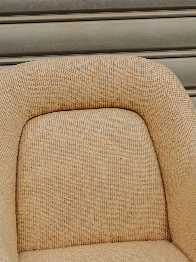 Jakob, le fauteuil Knoll en tissu beige N°1332