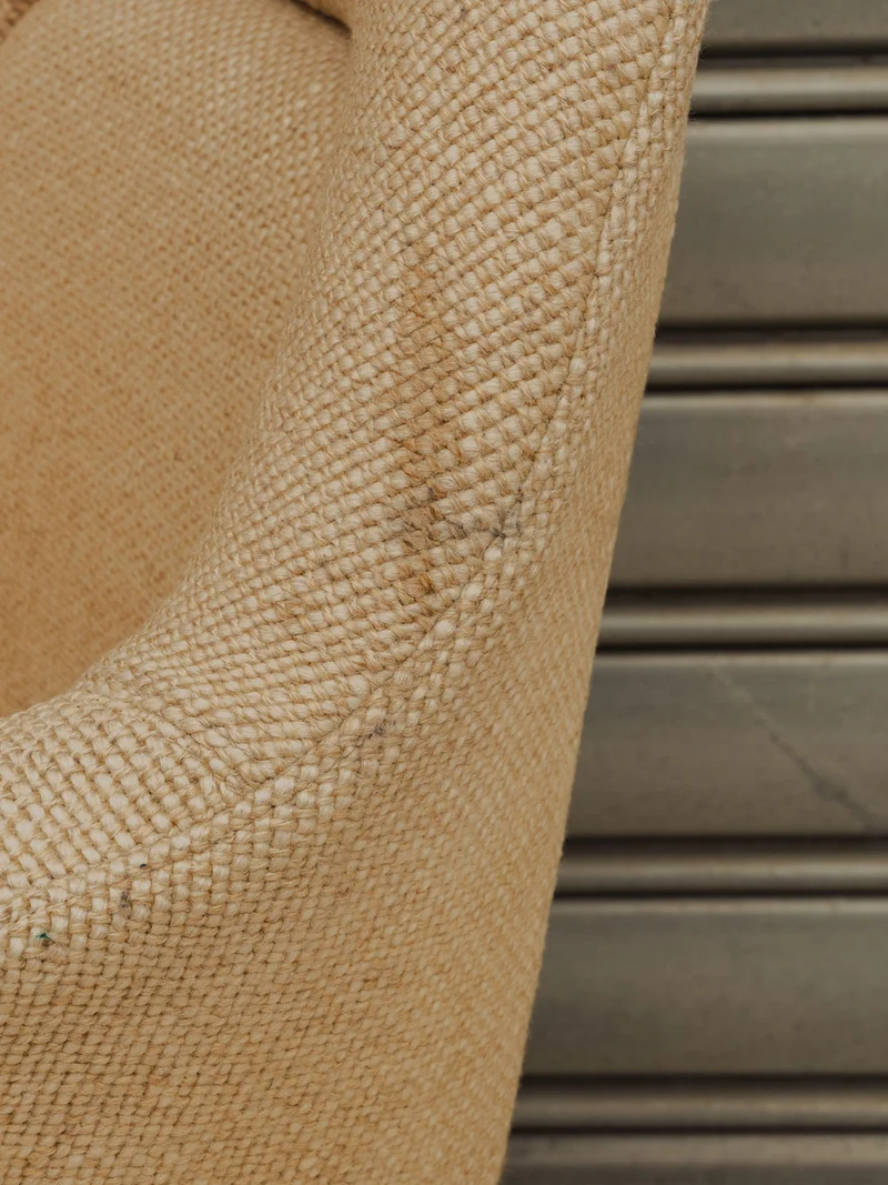 Jakob, le fauteuil Knoll en tissu beige N°1332
