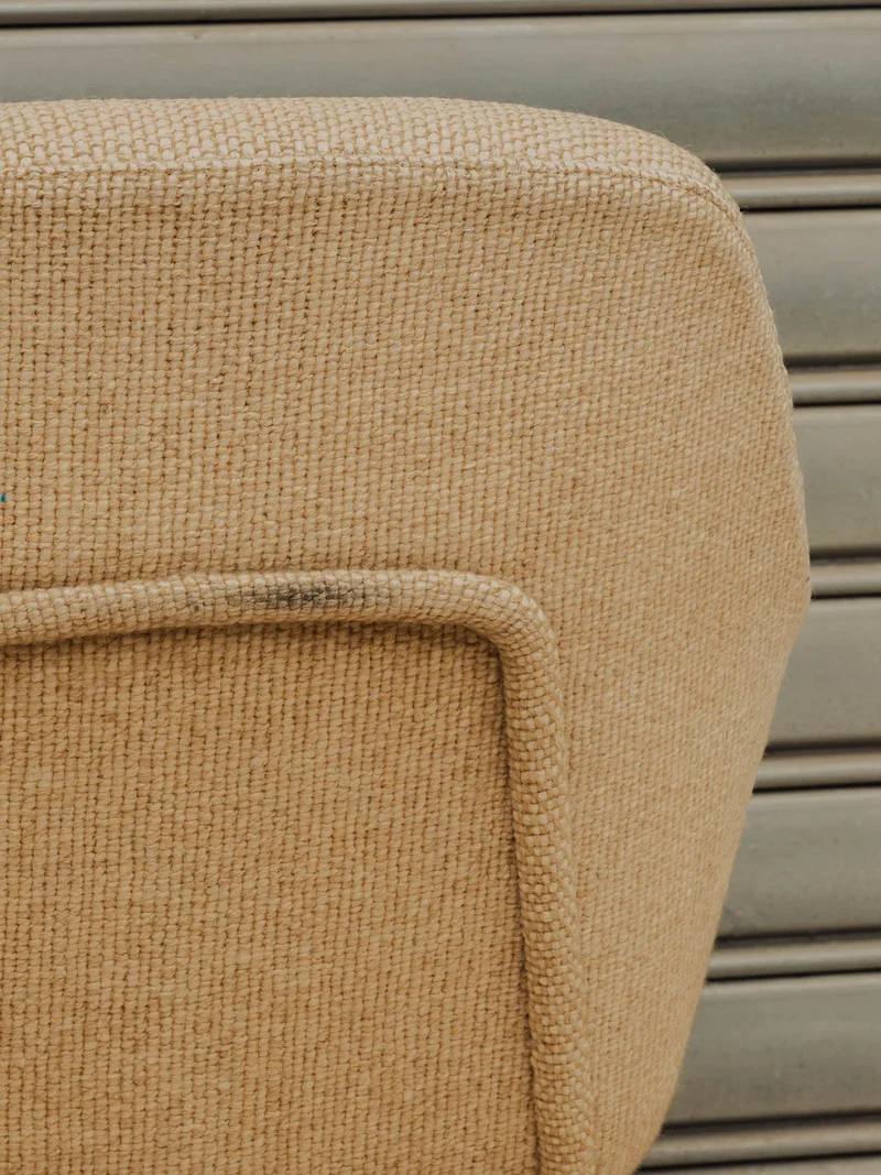 Jakob, le fauteuil Knoll en tissu beige N°1332