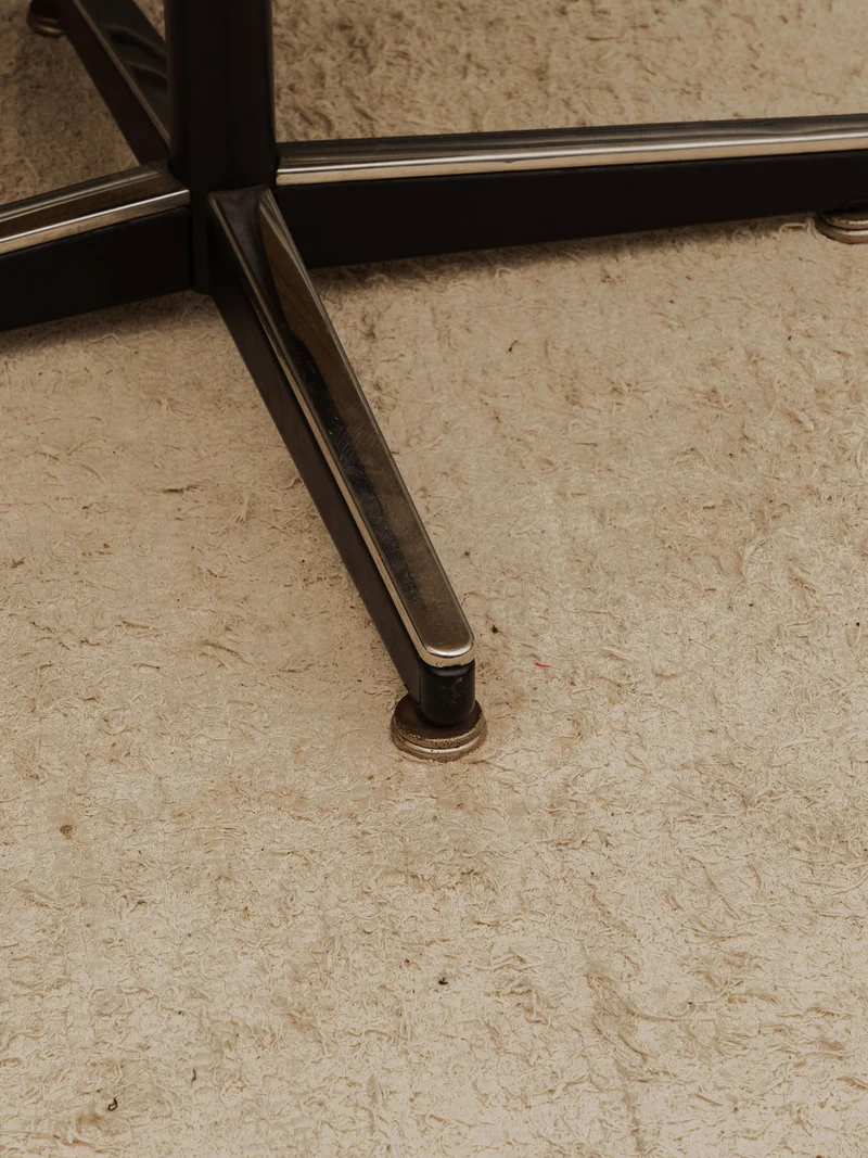 Jakob, le fauteuil Knoll en tissu beige N°1332