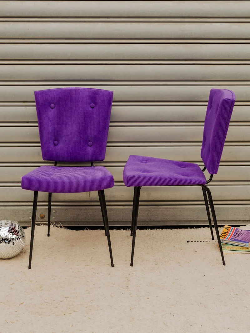Alma, la paire de chaises en tissu violet N°1806