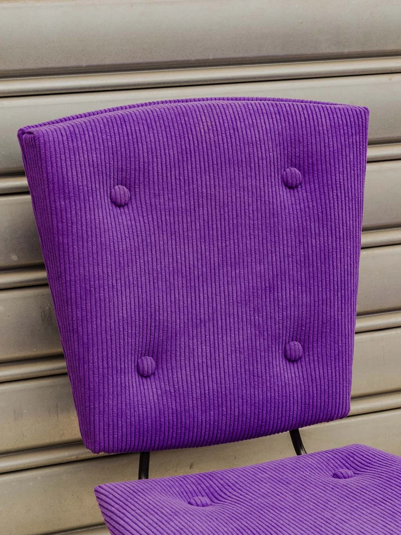 Alma, la paire de chaises en tissu violet N°1806