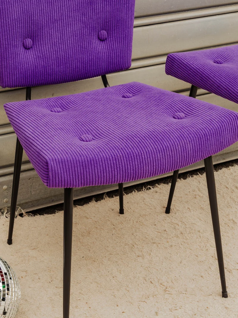 Alma, la paire de chaises en tissu violet N°1806