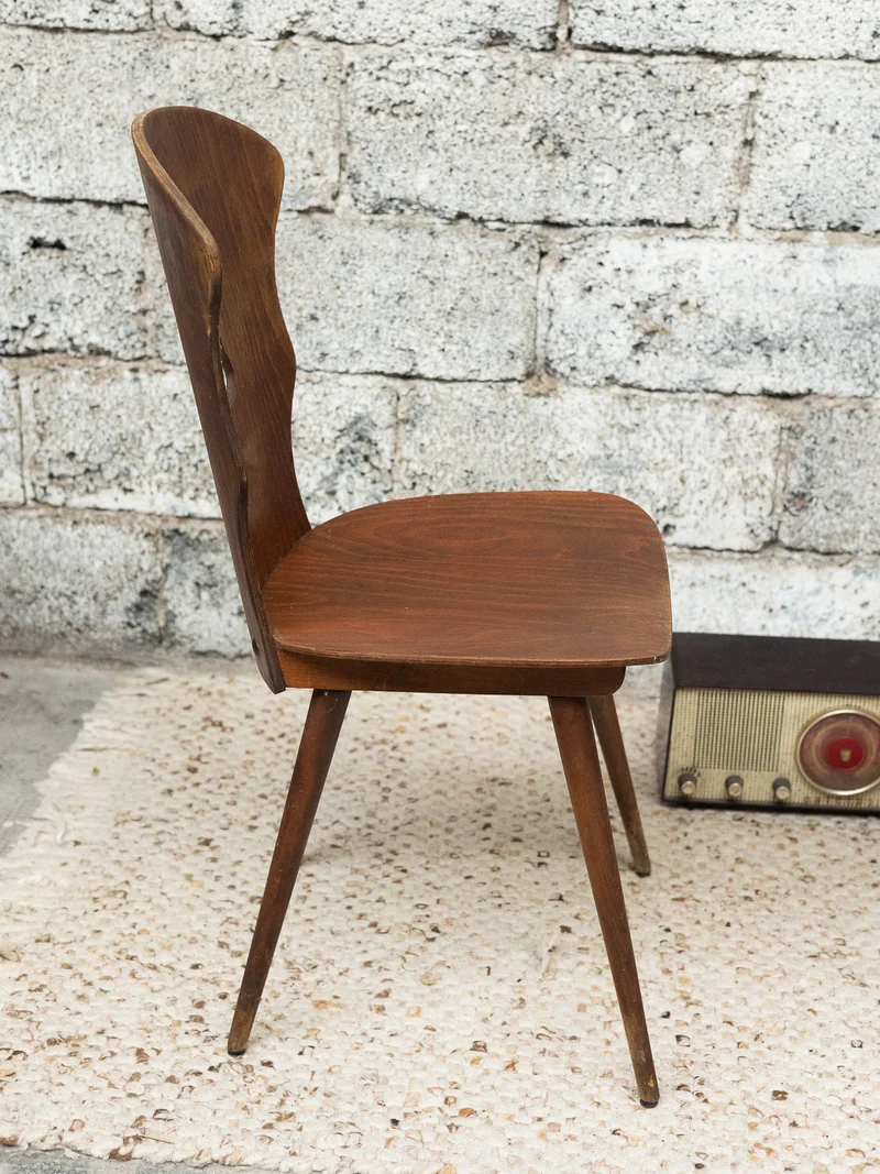Claude, la paire de chaises Baumann N°1502