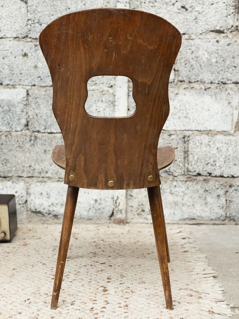 Claude, la paire de chaises Baumann N°1502