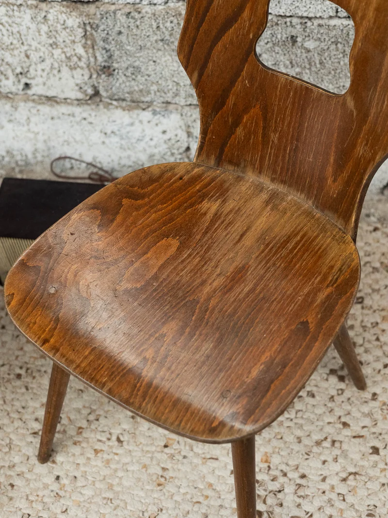Claude, la paire de chaises Baumann N°1502