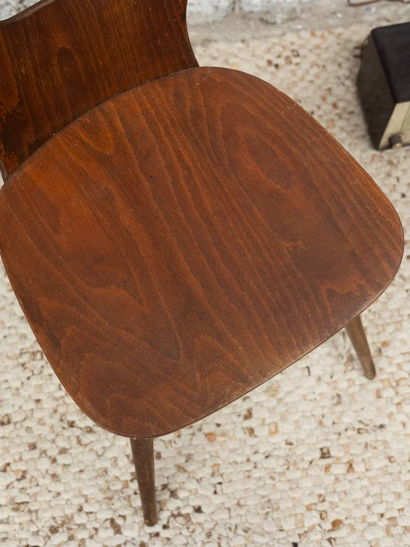Claude, la paire de chaises Baumann N°1502