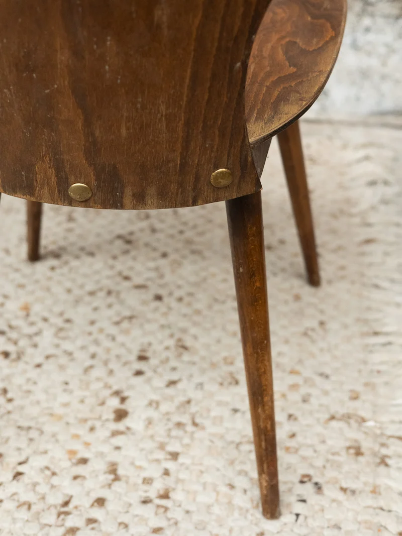 Claude, la paire de chaises Baumann N°1502