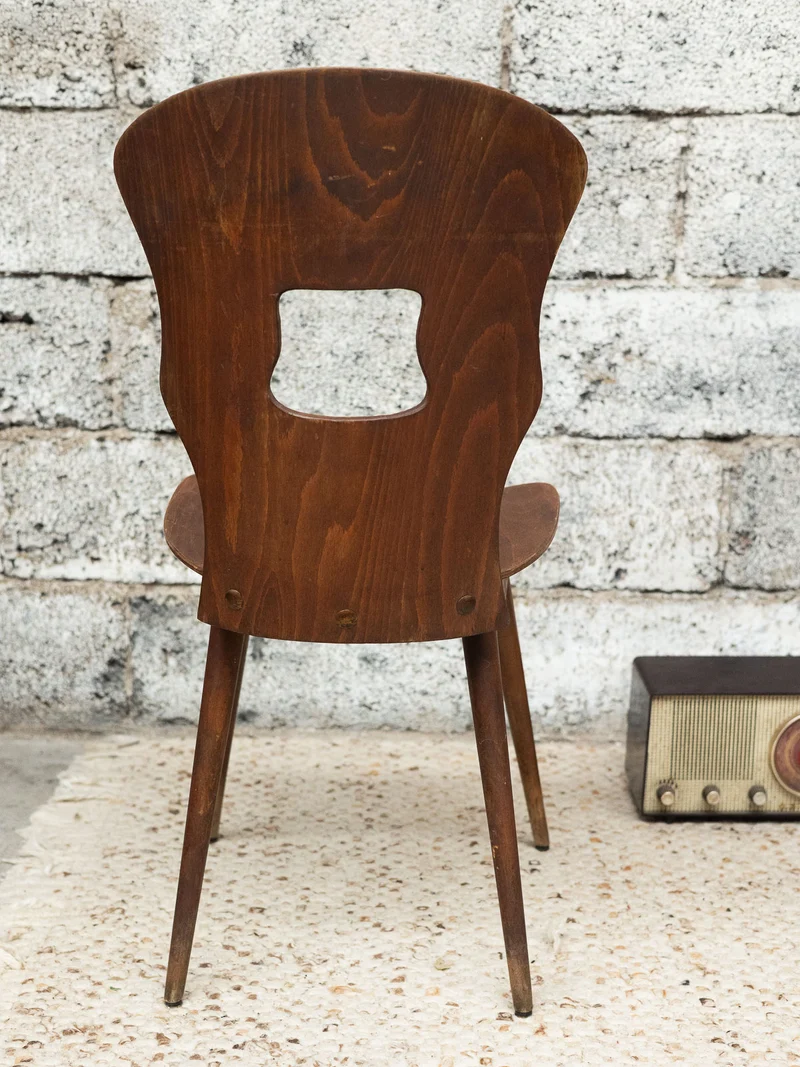 Claude, la paire de chaises Baumann N°1502