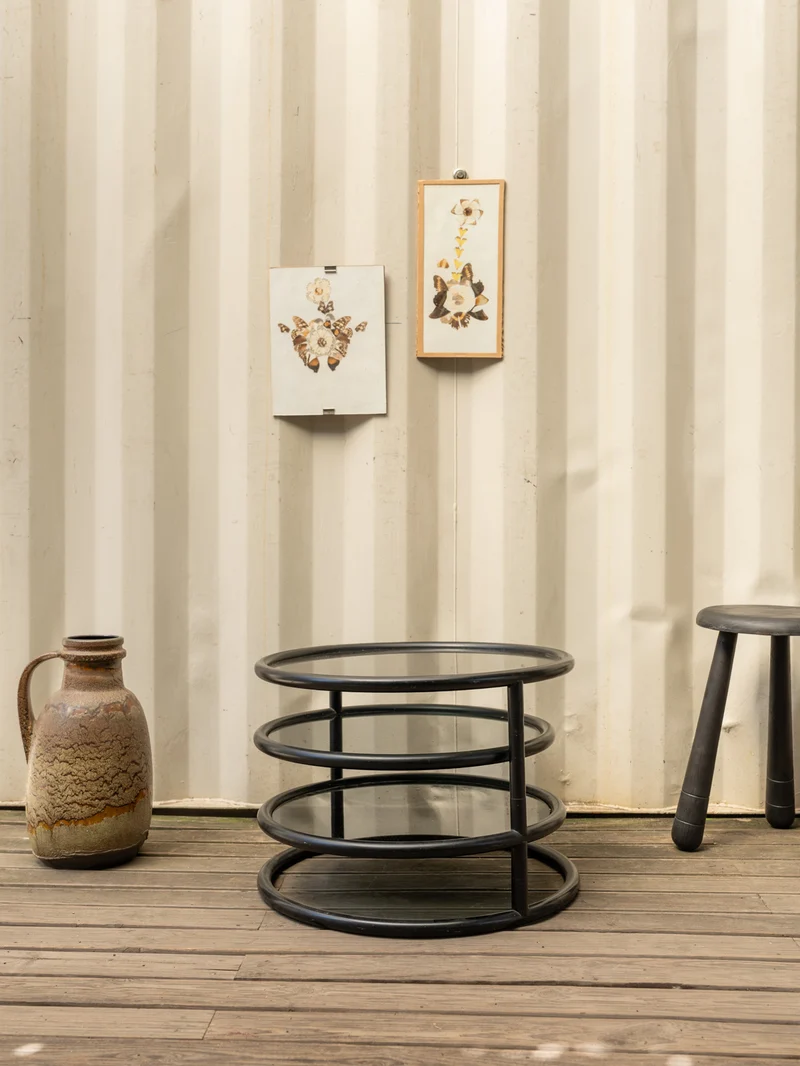Donna, la table basse en métal noir et verre N°1121