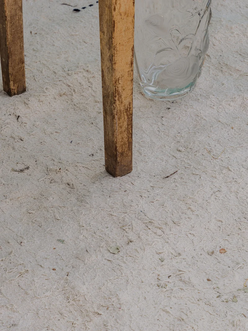 Francine, la table d'appoint en bois patiné N°1475
