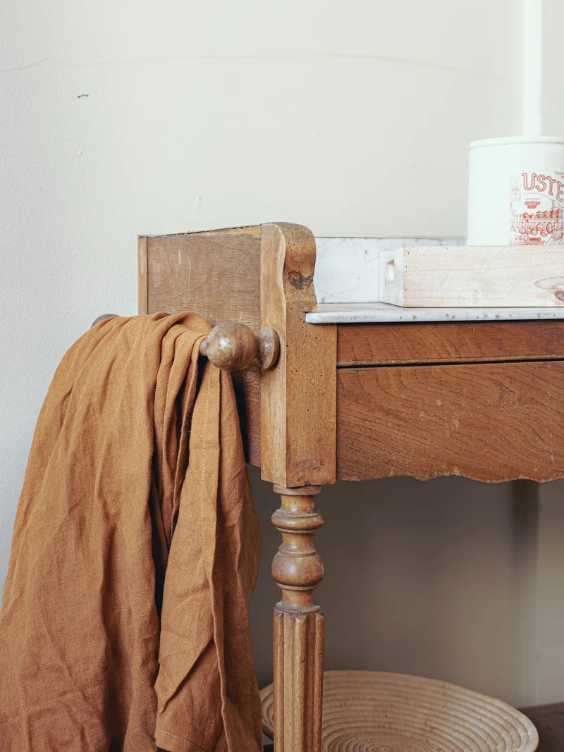 Louise, la coiffeuse au plateau en marbre N°316