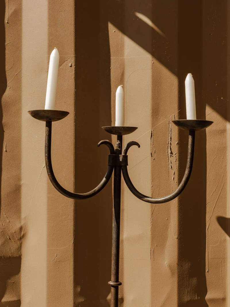 Alix, le grand bougeoir en métal noir N°1124