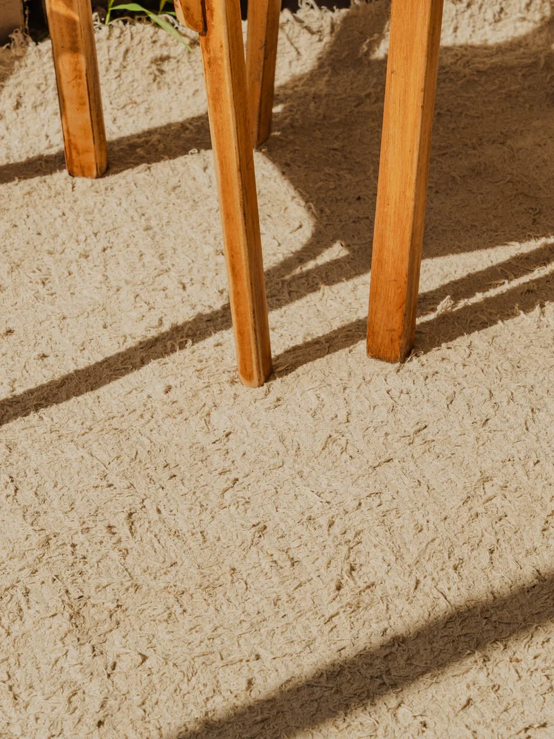 Claude, la paire de chaises en bois N°1492
