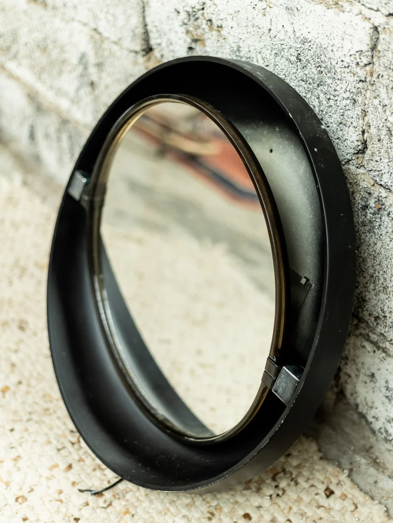 Igor, le miroir amovible N°1114