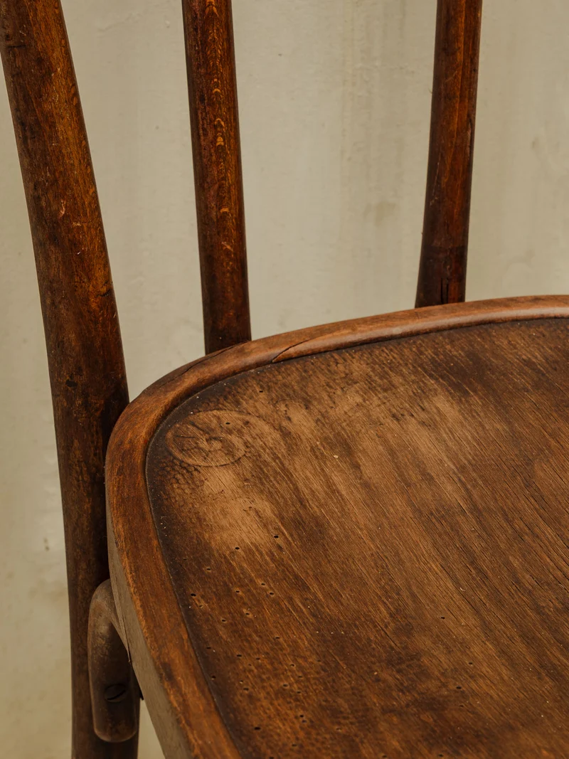 Claude, le lot de 4 chaises bistro en bois N°1371