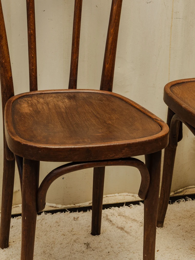 Claude, le lot de 4 chaises bistro en bois N°1371