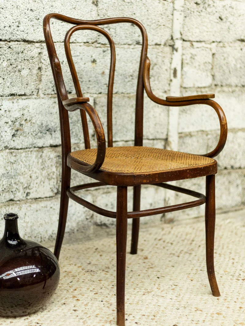 Ernest, le fauteuil au joli cannage N°1505