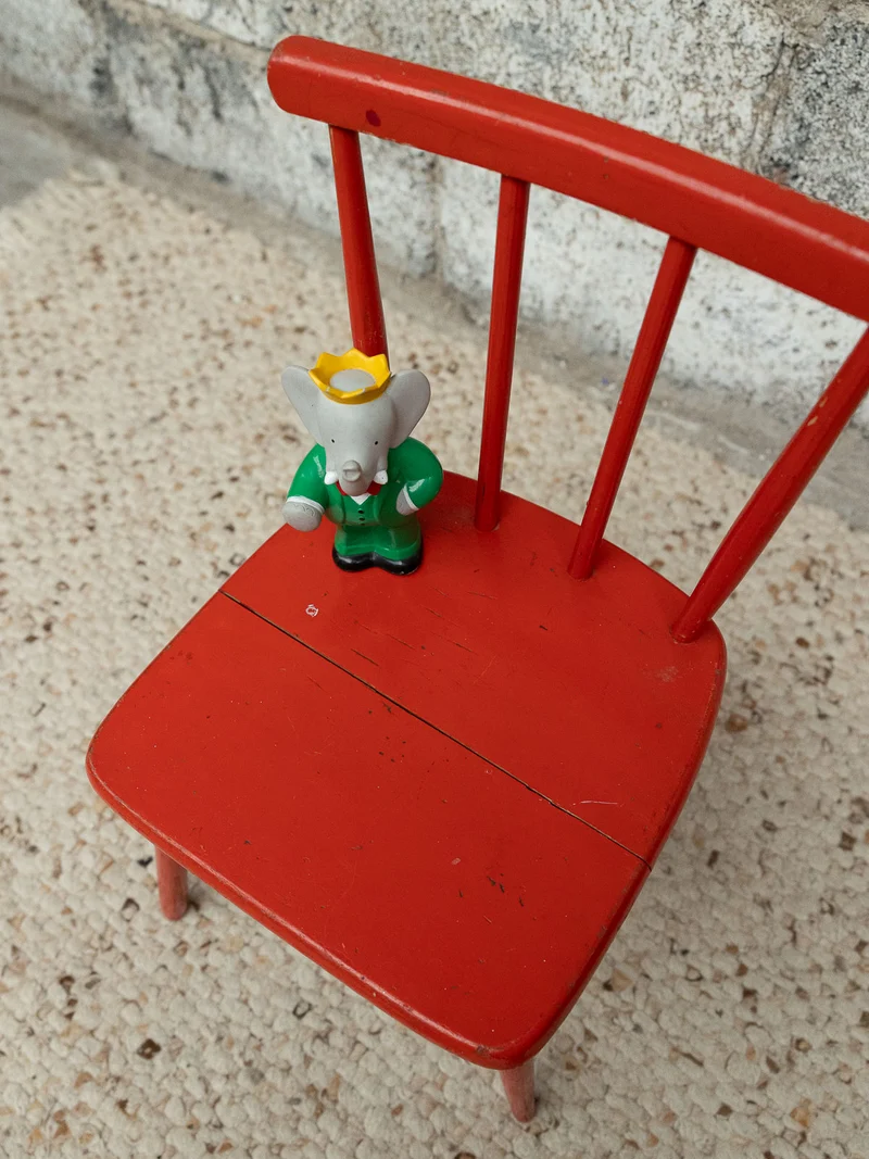 Ernestine, la chaise pour enfant rouge N°1322