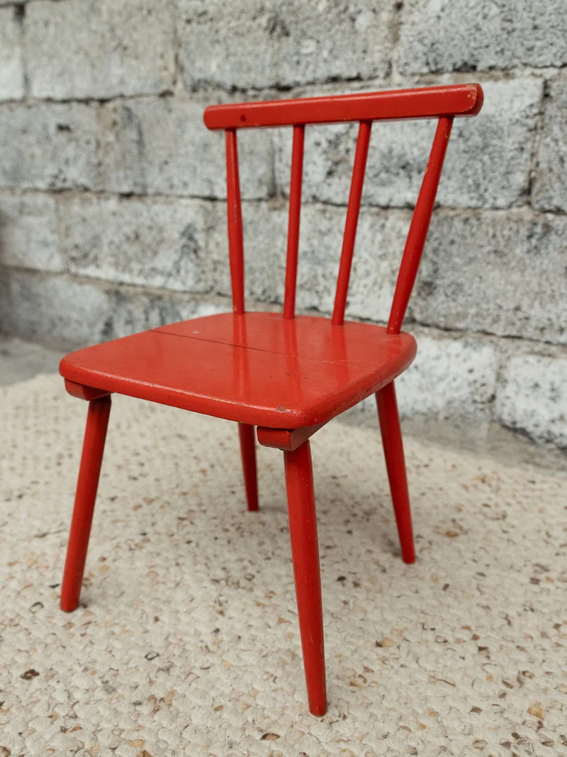 Ernestine, la chaise pour enfant rouge N°1322