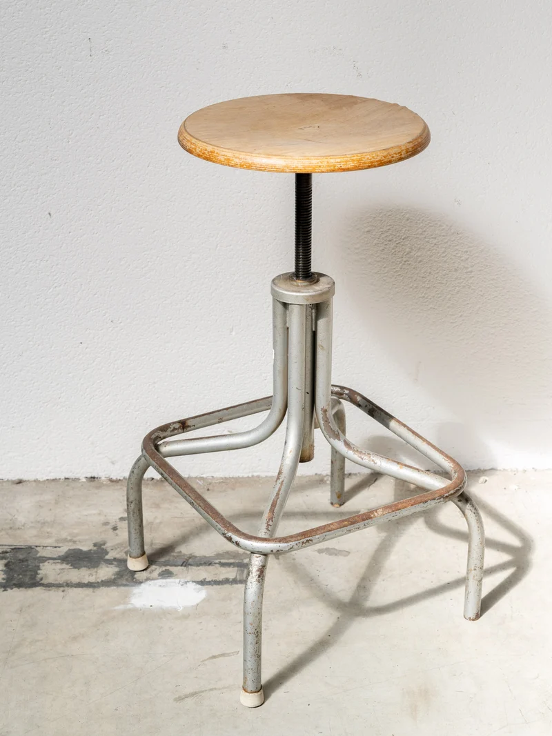Axel, le tabouret d'atelier en métal et bois N°729