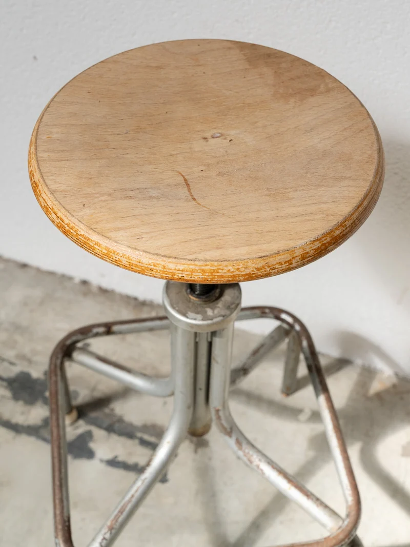 Axel, le tabouret d'atelier en métal et bois N°729