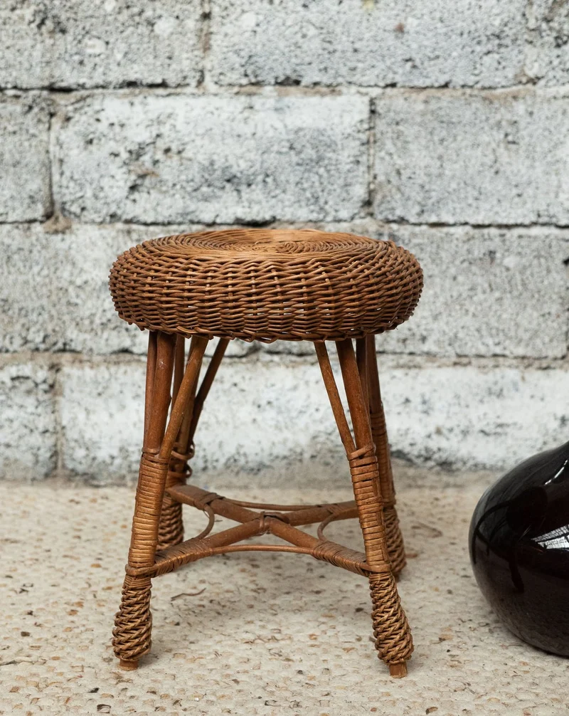 Regis, le tabouret en rotin N°1499
