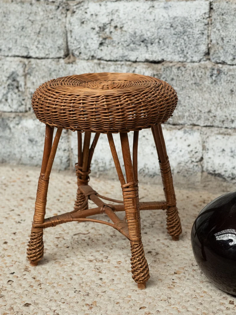 Regis, le tabouret en rotin N°1499