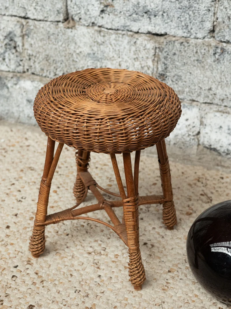 Regis, le tabouret en rotin N°1499