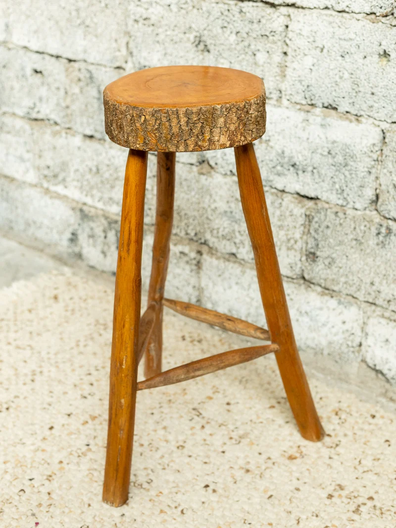 Gaston, le tabouret de bar au style brutaliste N°199