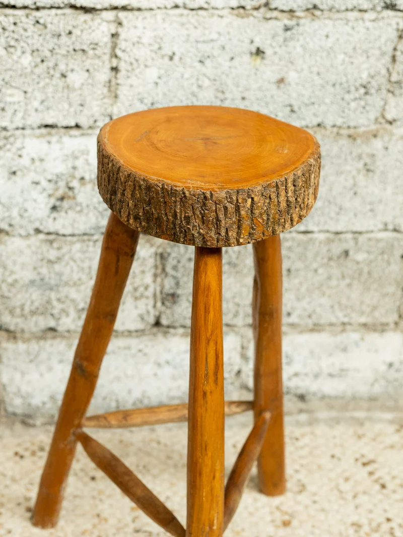 Gaston, le tabouret de bar au style brutaliste N°199