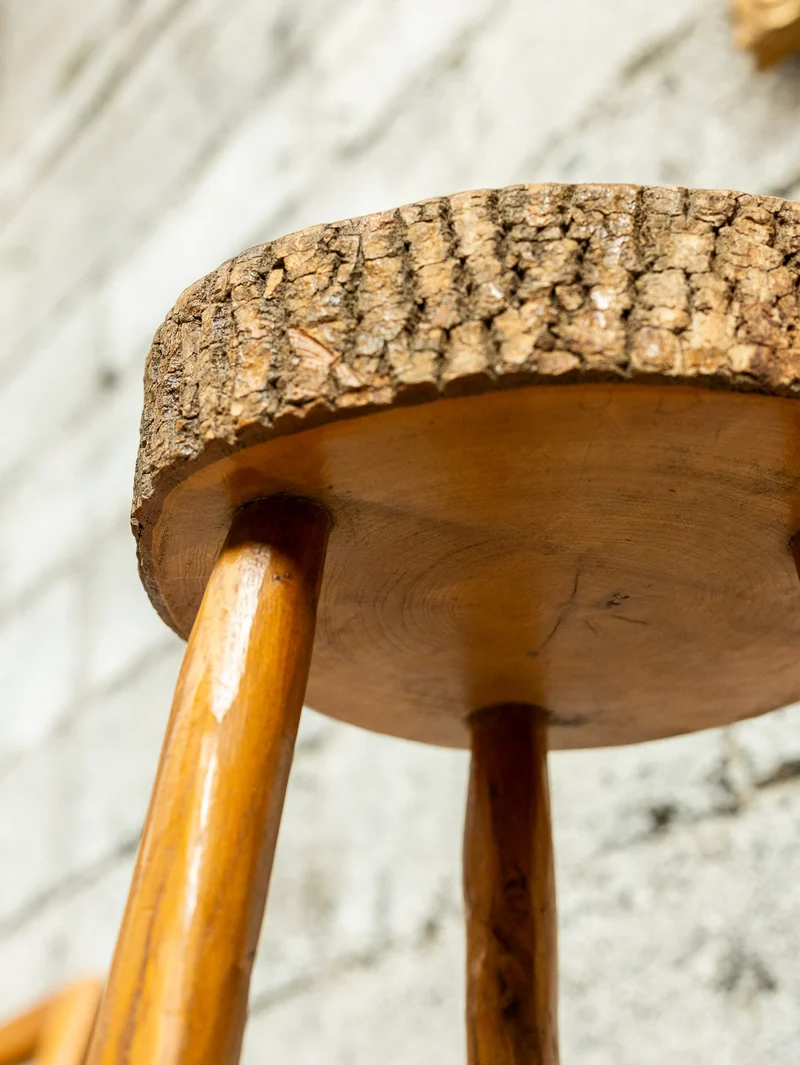 Gaston, le tabouret de bar au style brutaliste N°199