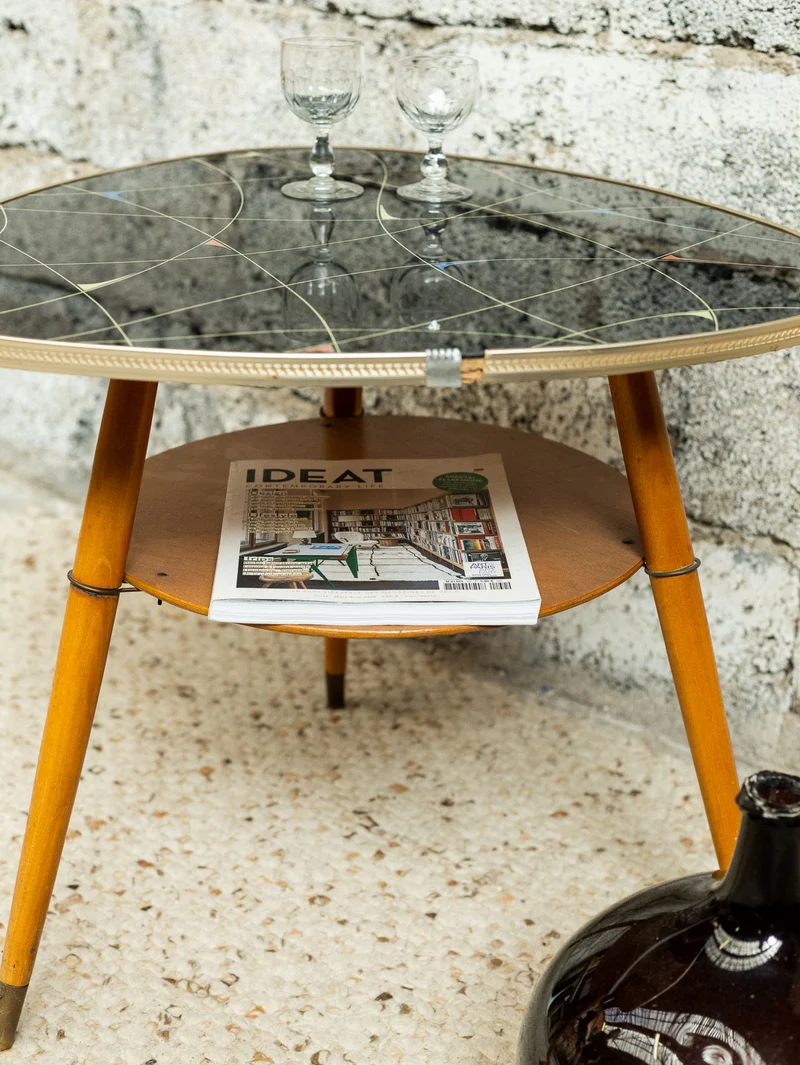 Donna, la table basse aux motifs triangulaires N°1117