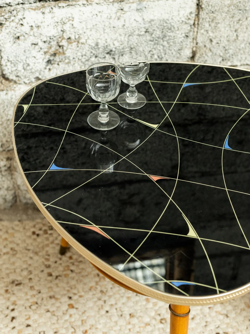 Donna, la table basse aux motifs triangulaires N°1117