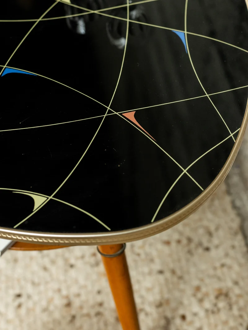 Donna, la table basse aux motifs triangulaires N°1117