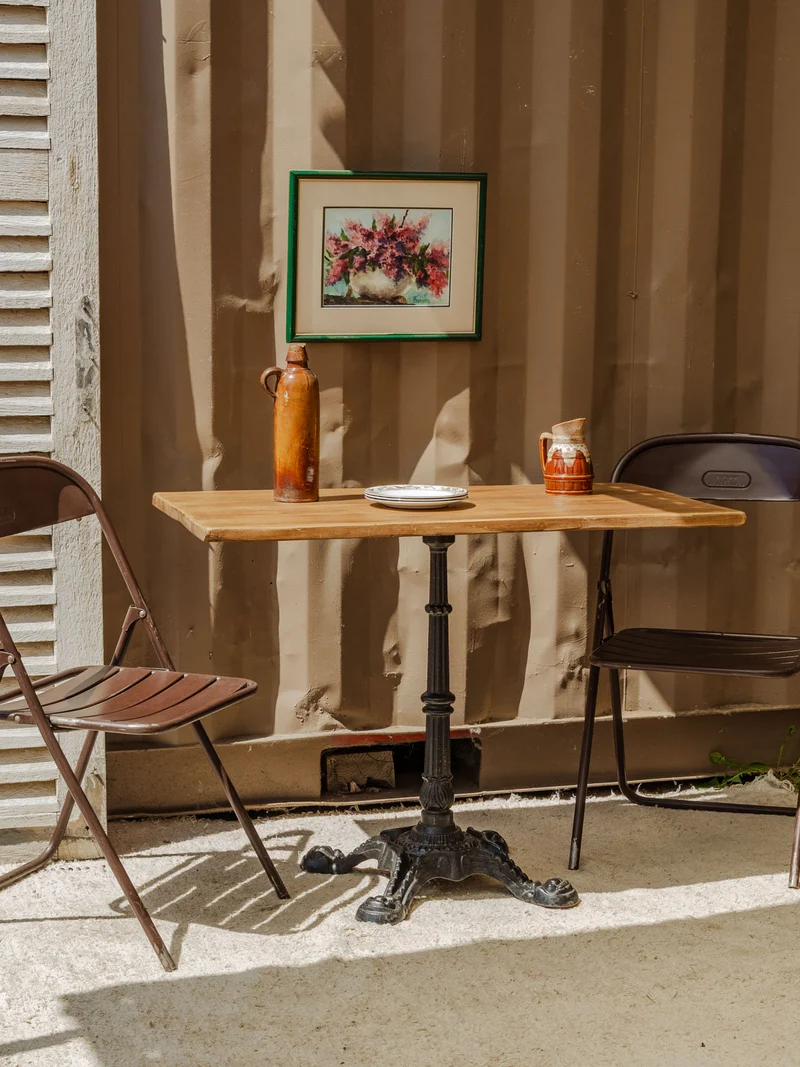 Denise, la table à manger bistro en bois et métal noir N°1169