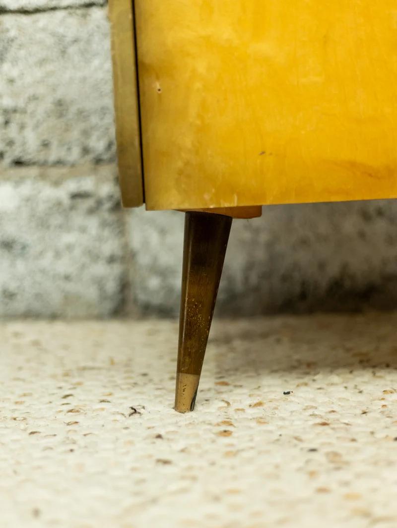 Maïa, la table de chevet aux pieds compas N°1546