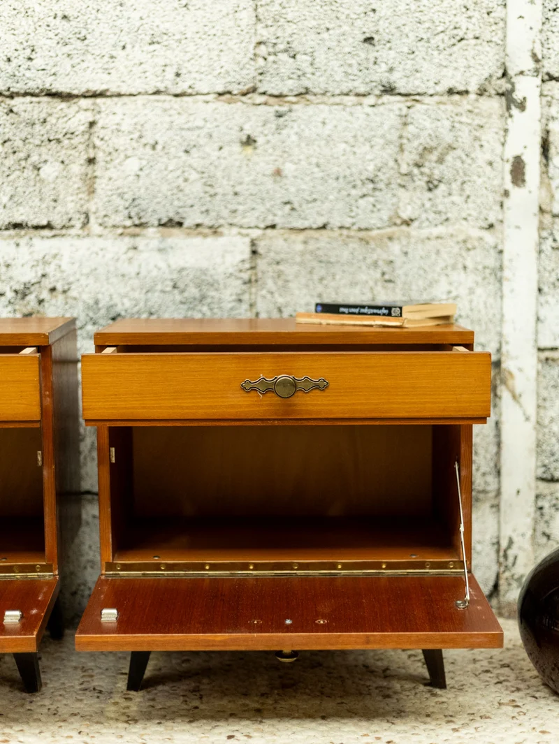 Maïa, la paire de table de chevet vintage N°1547