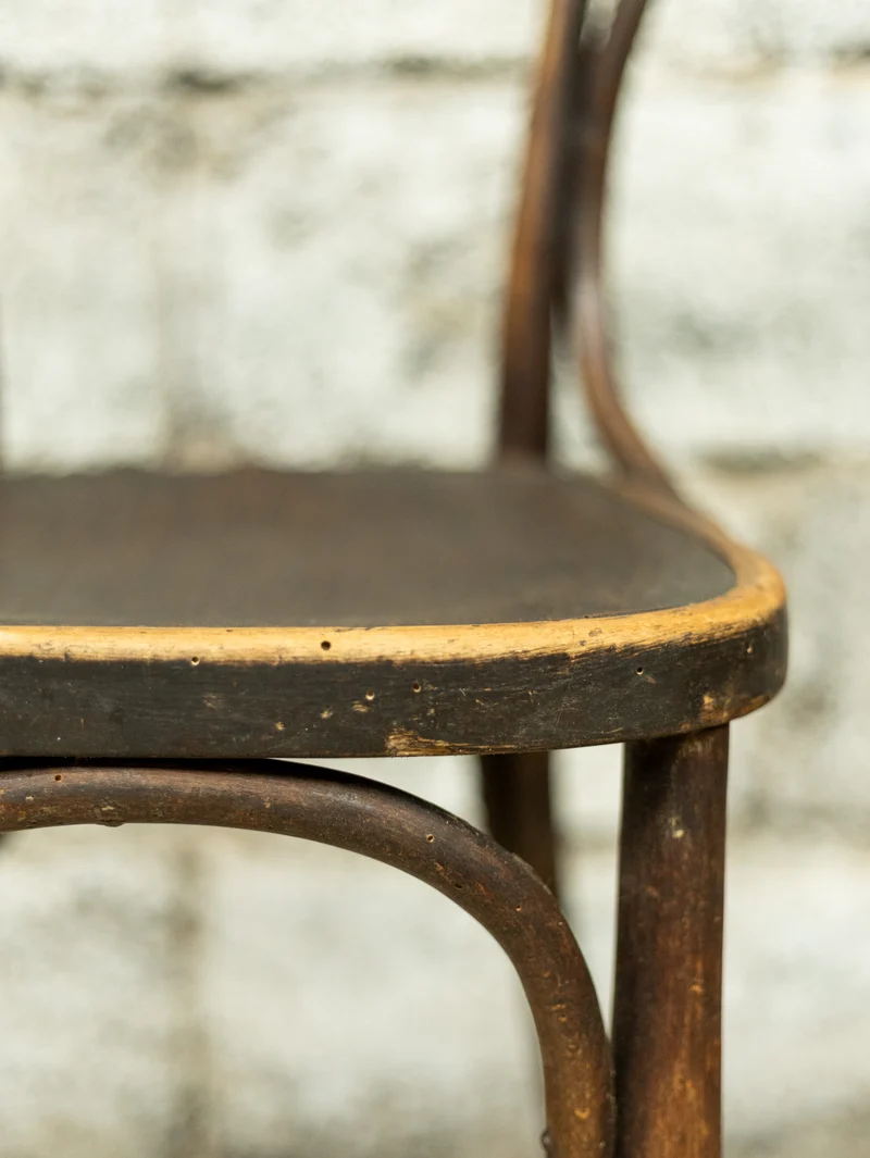 Claude, la chaise unique en son genre N°1480