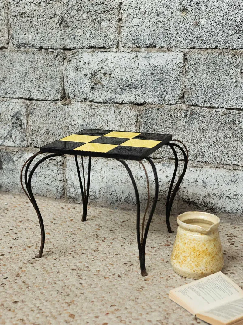 Hanna, la table d'appoint à carreaux N°1426