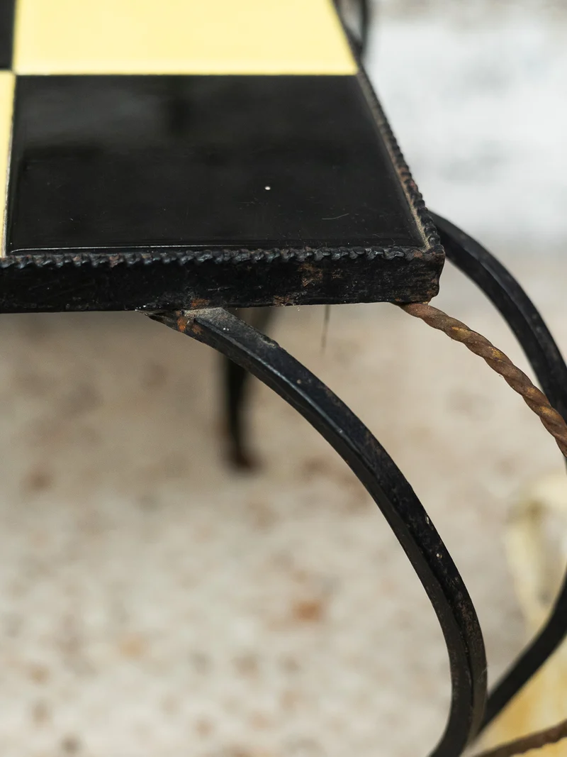 Hanna, la table d'appoint à carreaux N°1426