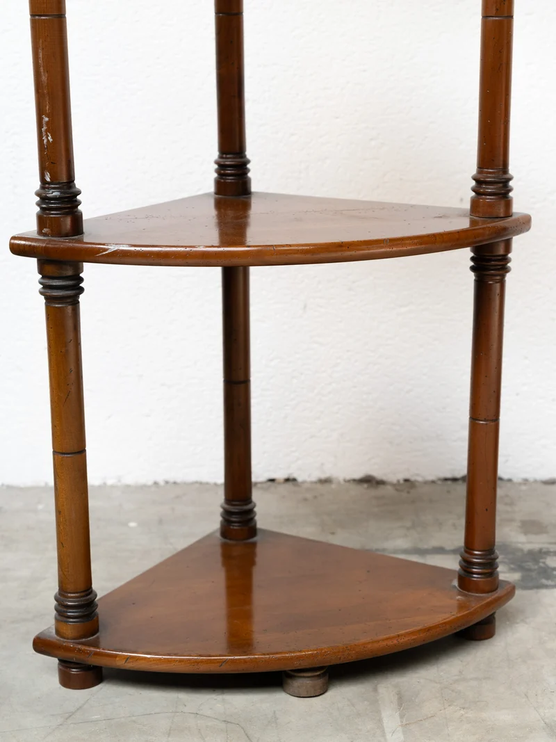 Isabelle, la grande paire d’étagères d’angle en bois tourné N°328