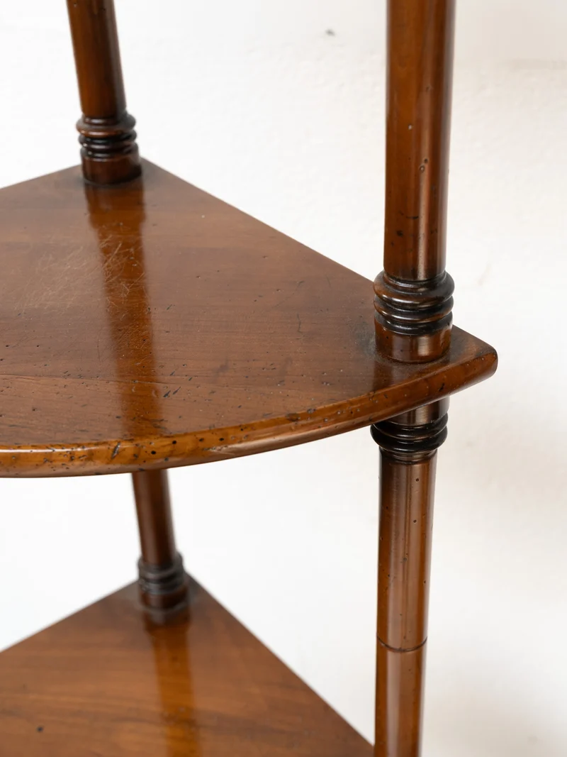 Isabelle, la grande paire d’étagères d’angle en bois tourné N°328